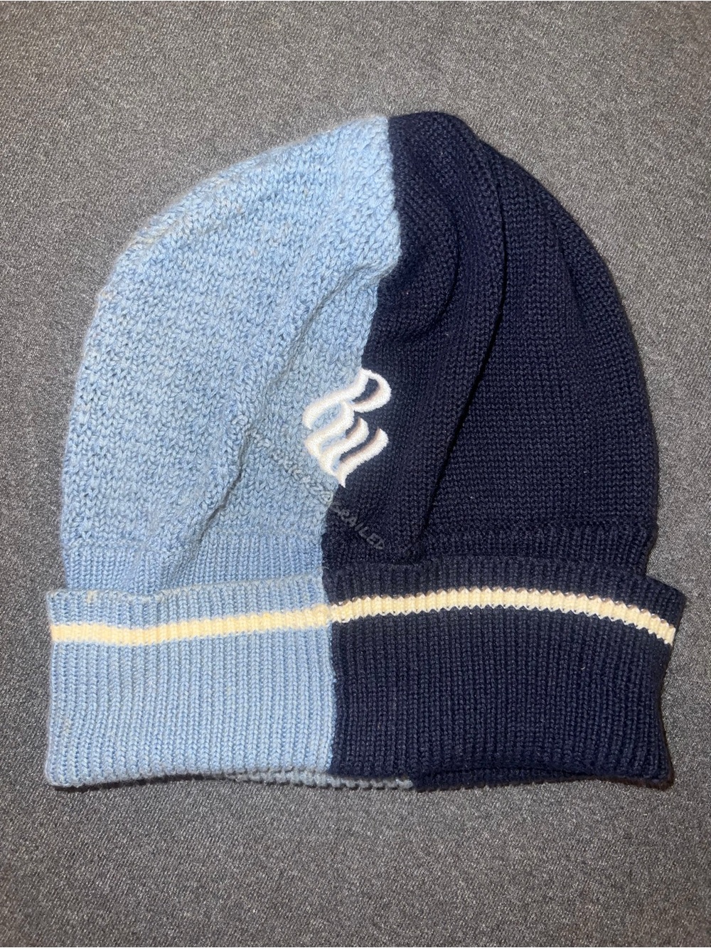 Vintage kids Rocawear beanie (2007)